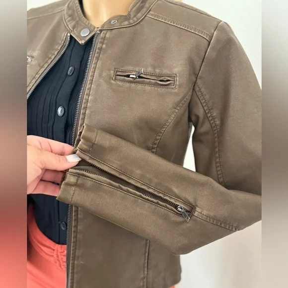 NWT Wild Fable Women's Zip-Up Winter Faux Leather Racing Jacket Brown - Picture 6 of 10